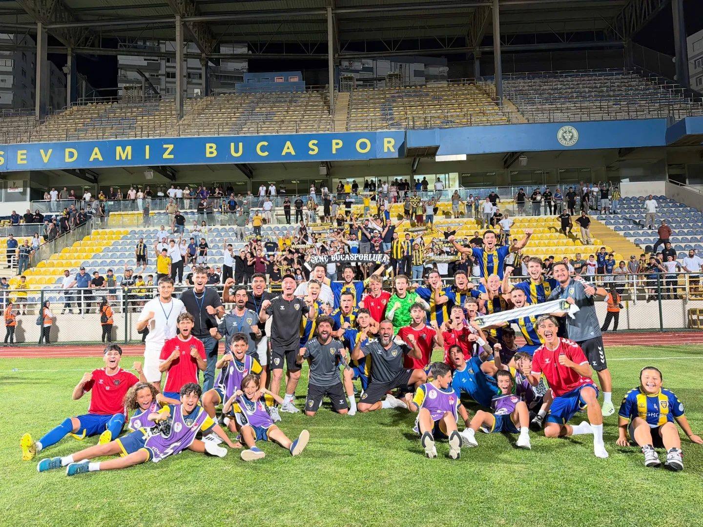 Bucaspor 1928 taraftarı önünde moral buldu
