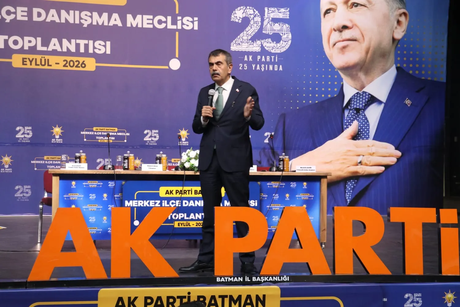 Bakan Tekin'den 'rant çeteleri' uyarısı: Çözüm sürecini sabote etmek isteyenlere dikkat