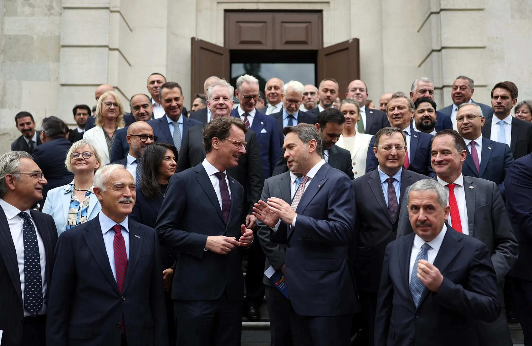 Almanya ile 60 milyar dolarlık hedef: Bakan Bayraktar'dan enerji bağımsızlığı vurgusu