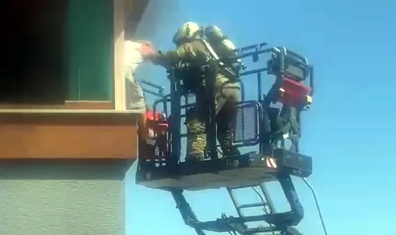 Avcılar'da tadilat faciası: Çatı katında mahsur kalanlar ölümden döndü