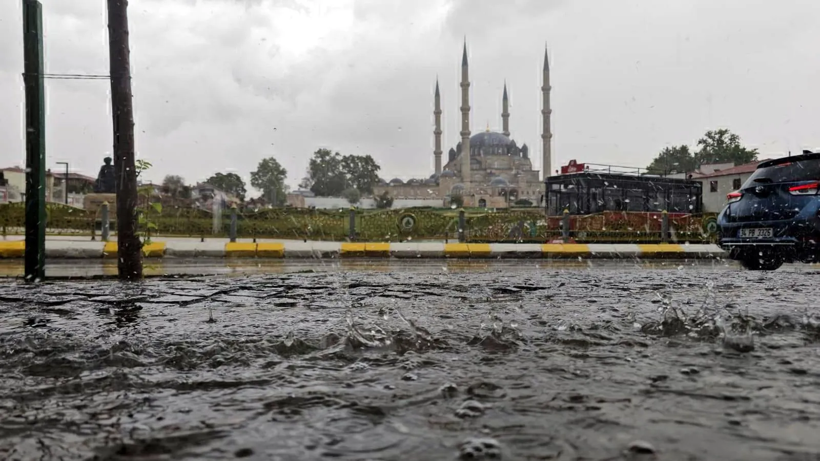 Marmara'da alarm zilleri çalıyor: Meteoroloji'den kritik sağanak uyarısı