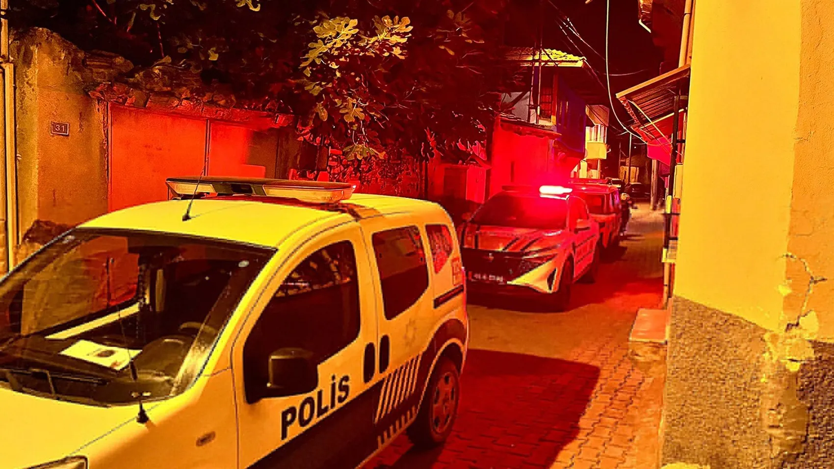 Kula'da zehir tacirlerine büyük darbe: 65 bin içimlik uyuşturucu ele geçirildi