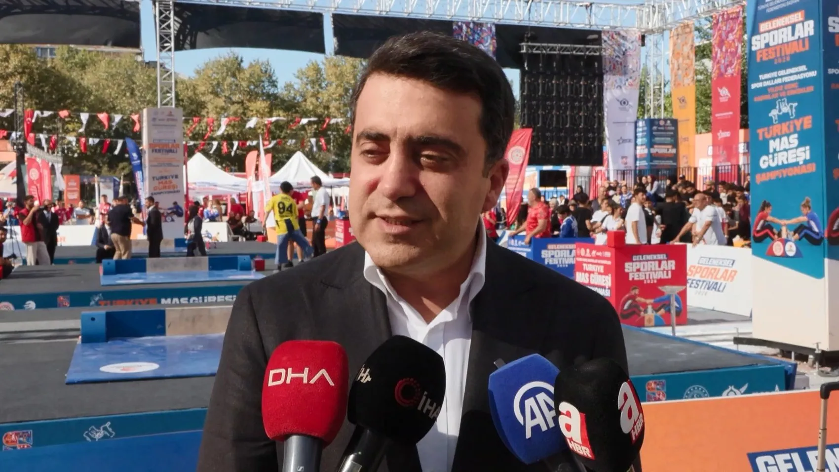 Sultangazi'de Tarihi Rüzgar: 700 Sporcu Geleneksel Miras İçin Bir Araya Geldi