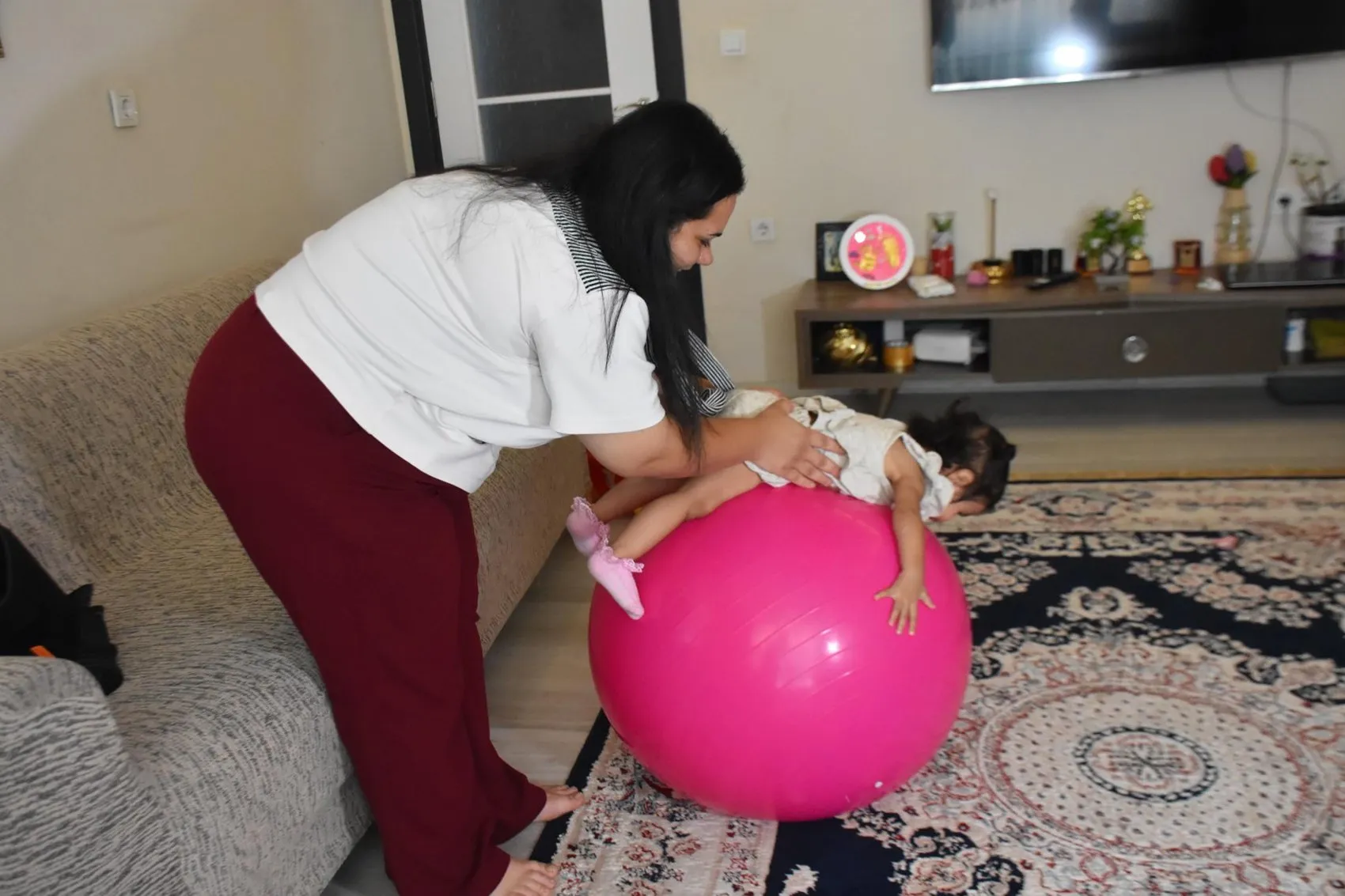 Efnan İkra'nın zamanla yarışı: Kasları eriyor, nefesi tükeniyor
