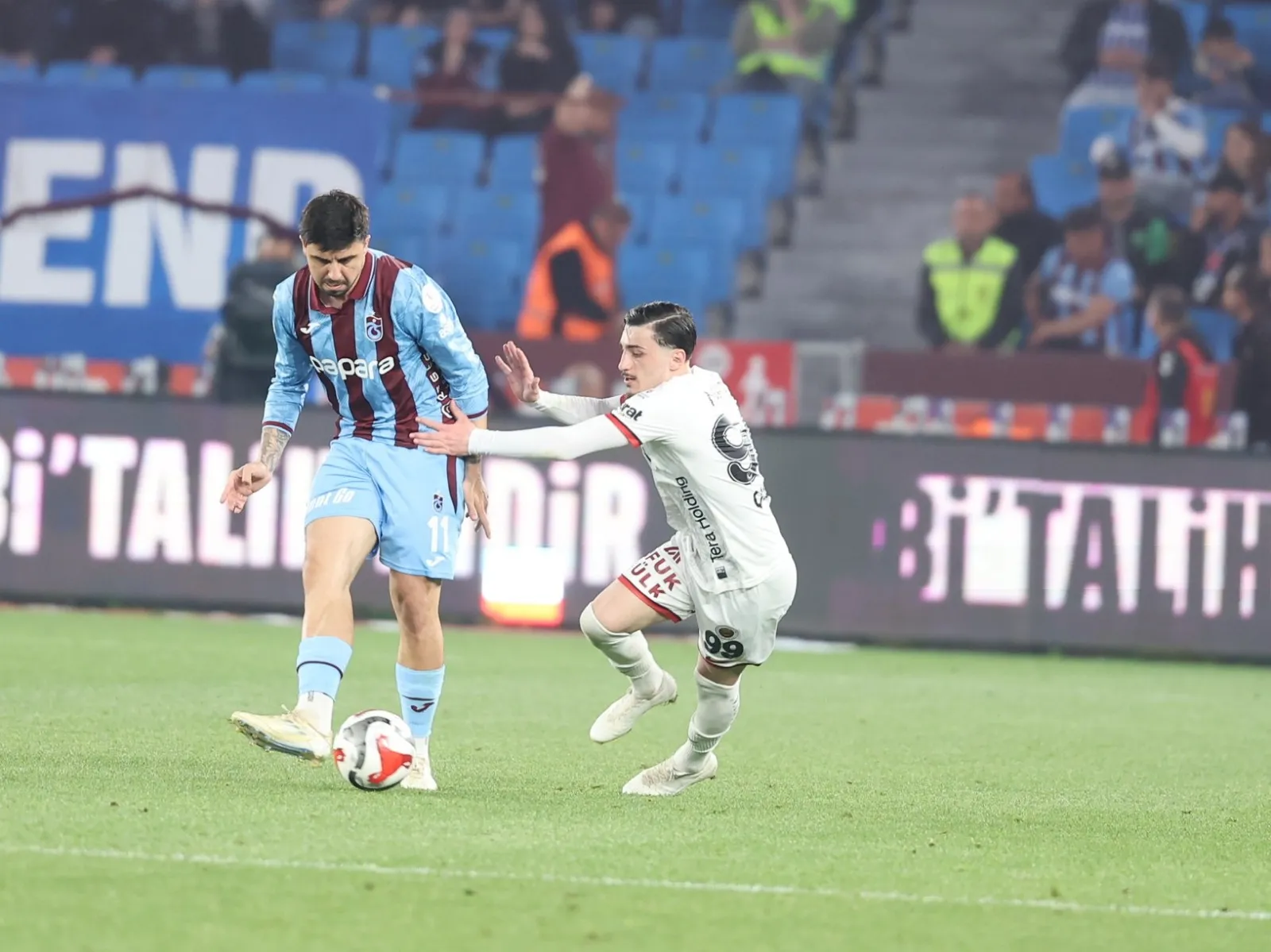 Papara Park'ta Kritik Randevu: Trabzonspor'un Hedefi Yaraları Sarmak
