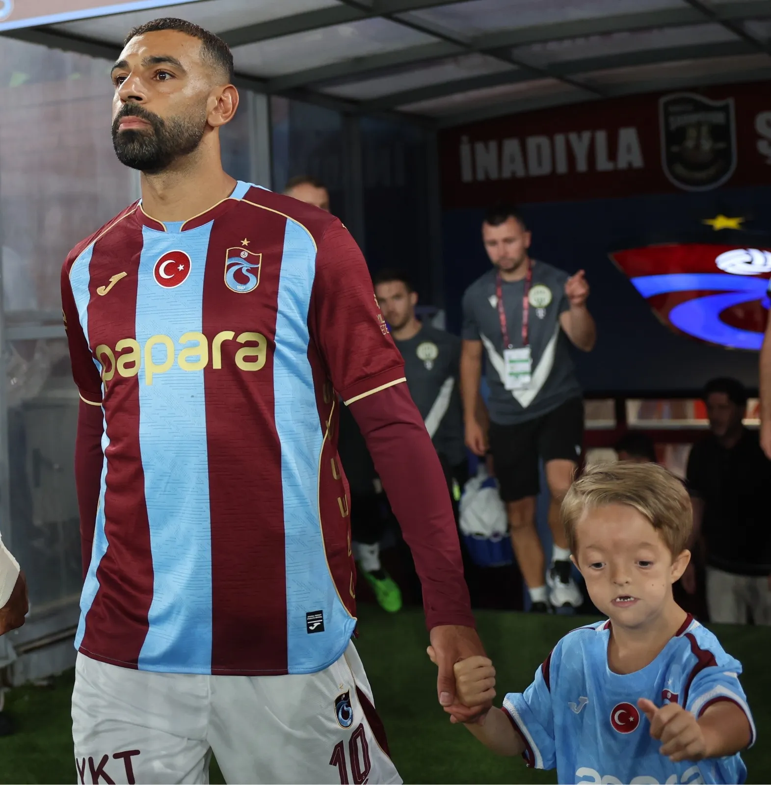 Trabzonspor'da devrim niteliğinde değişim: 15 yeni yıldız geldi, 23 isimle yollar ayrıldı