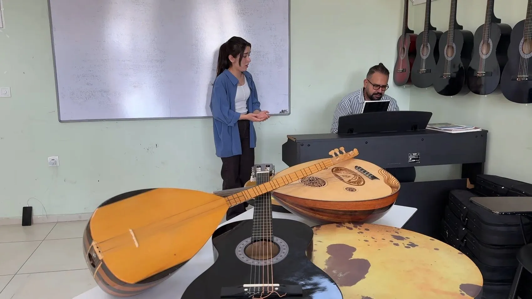 Midyat'ın müzik haritasını değiştiren öğretmen: 9 gencin hayallerine dokundu