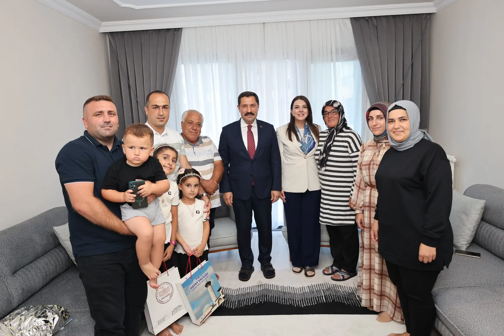 Antakya'da Yıkıntıların Yerini Komşuluk Sesleri Aldı: Rezerv Alanlarda Yeni Bir Hayat Başlıyor