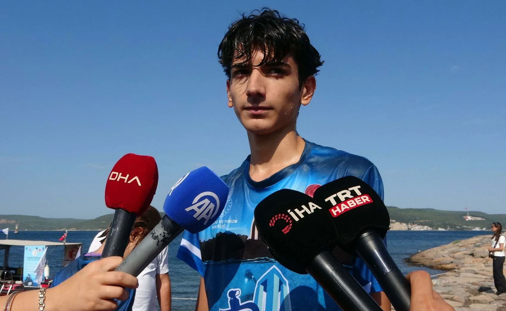 Çanakkale'nin Mavi Derinliklerinde Tarihe Saygı Yolculuğu: Gençler Su Altında Buluştu