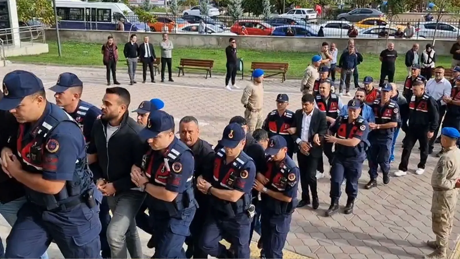 Kırıkkale'de belediyeye dev operasyon: Eski başkanlar dahil 35 isim hakim karşısında
