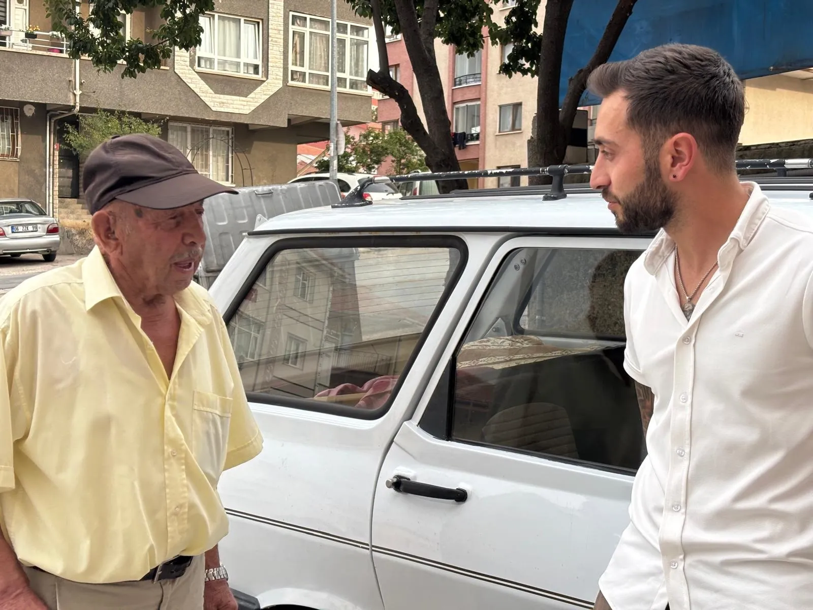 Oto pazarında başlayan hüzünlü bekleyiş: 81 yaşındaki Mustafa Amca'nın hayali gerçek oldu