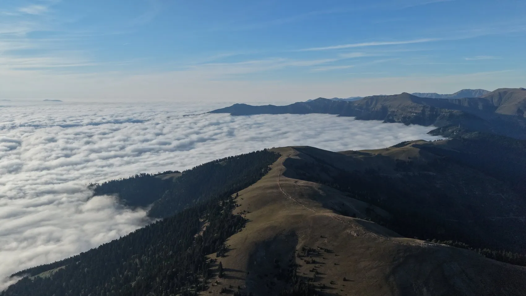 Artvin'de gökyüzü ile yeryüzü yer değiştirdi: 2 bin 100 metrede büyüleyici anlar