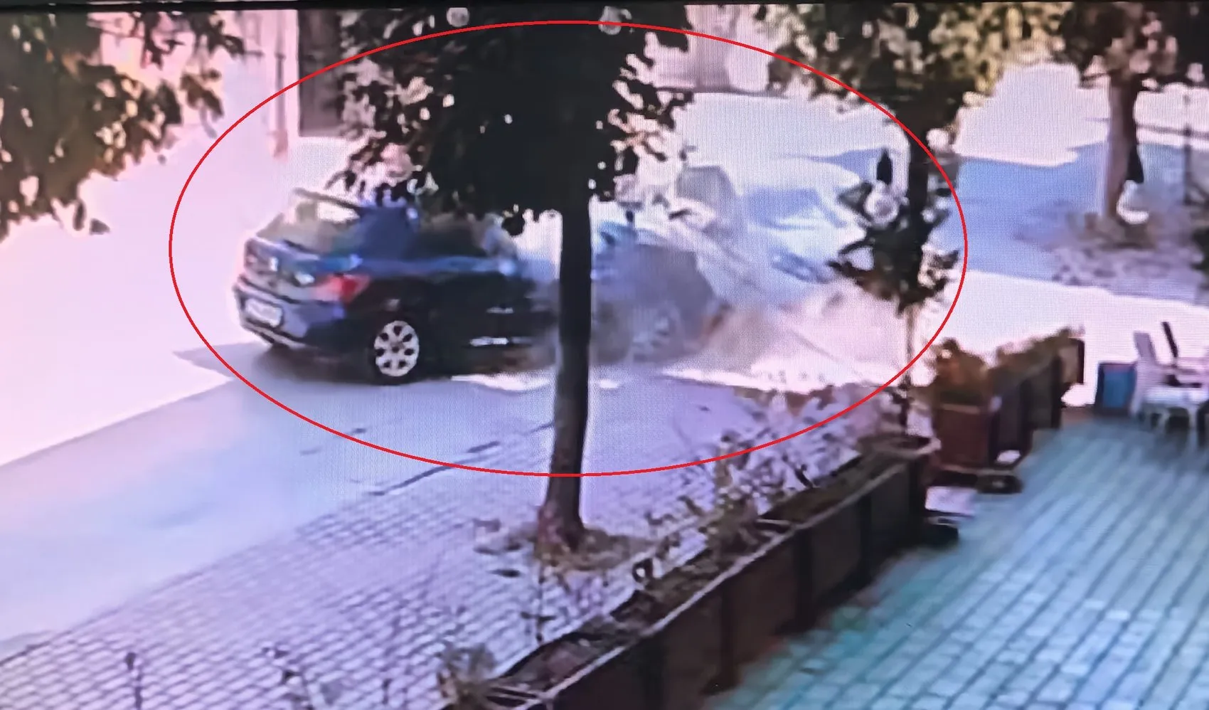 İnegöl'de dehşet anları: Kontrolden çıkan otomobil karşı şeride uçtu