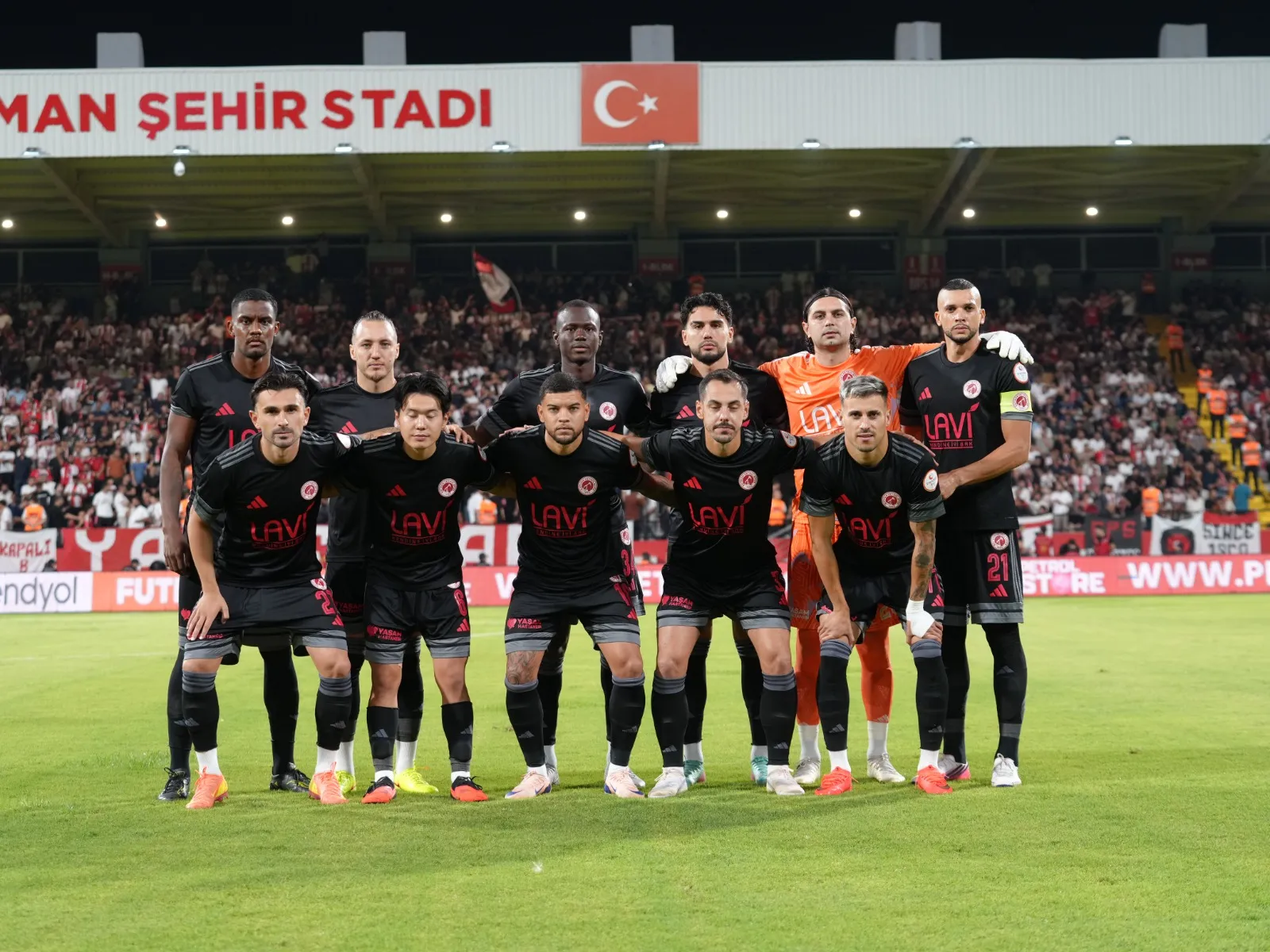 Batman'da nefes kesen düello: Petrolspor gol yağmurunda gülen taraf oldu