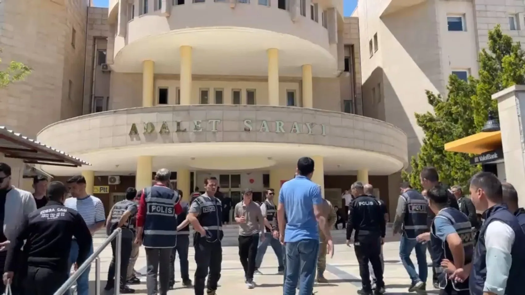 Tarihi çarşıda sopalı dehşet: Kavga sonrası cezaevi yolu göründü