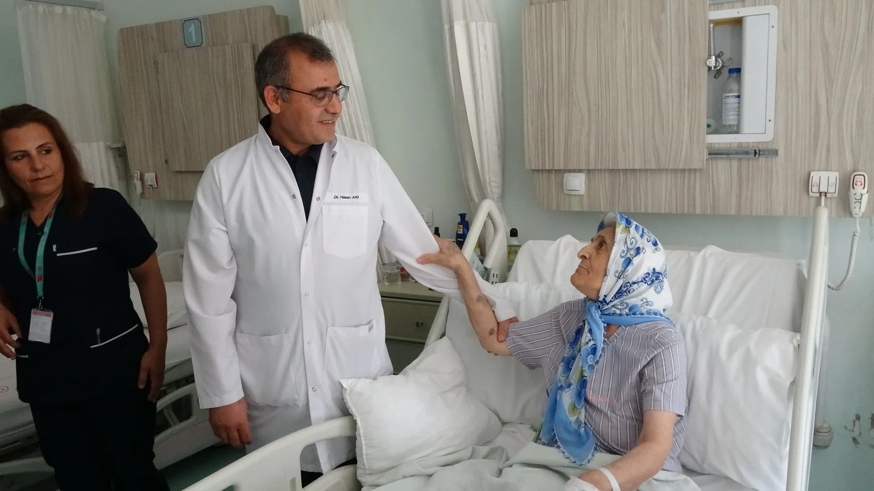 Açık ameliyat imkansızdı: 76 yaşındaki hastaya dünyada nadir görülen mucizevi müdahale