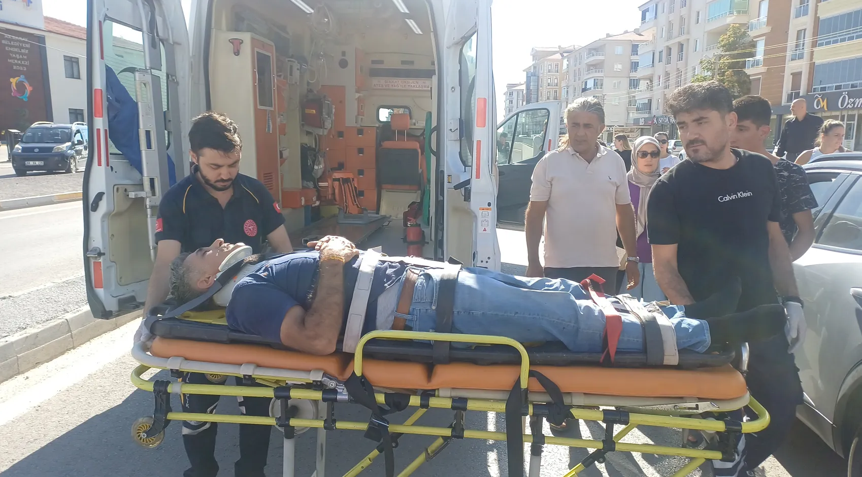 Aksaray'da acı kaza: Yeni tayin olan polis memuru ve eşine otomobil çarptı