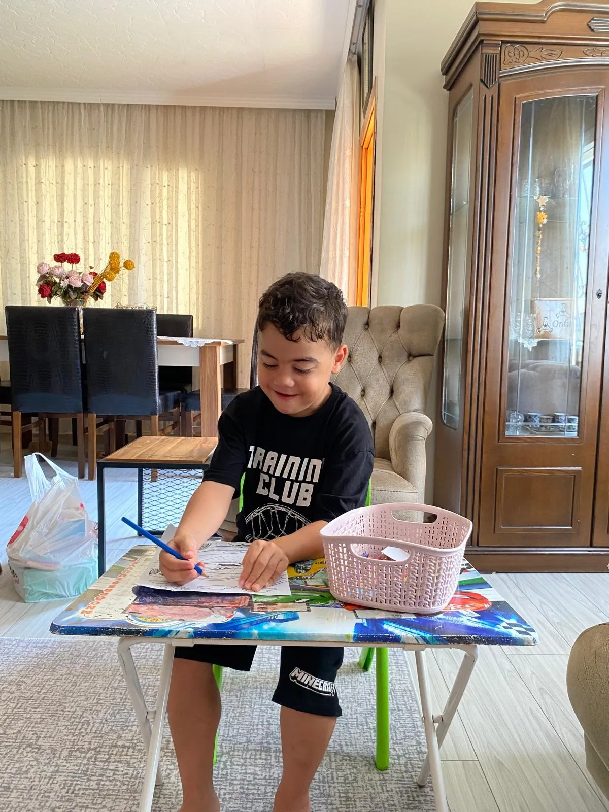 Minik Kerem'in tek hayali üniforma giymek: Kasları eriyor ama umudu dimdik ayakta