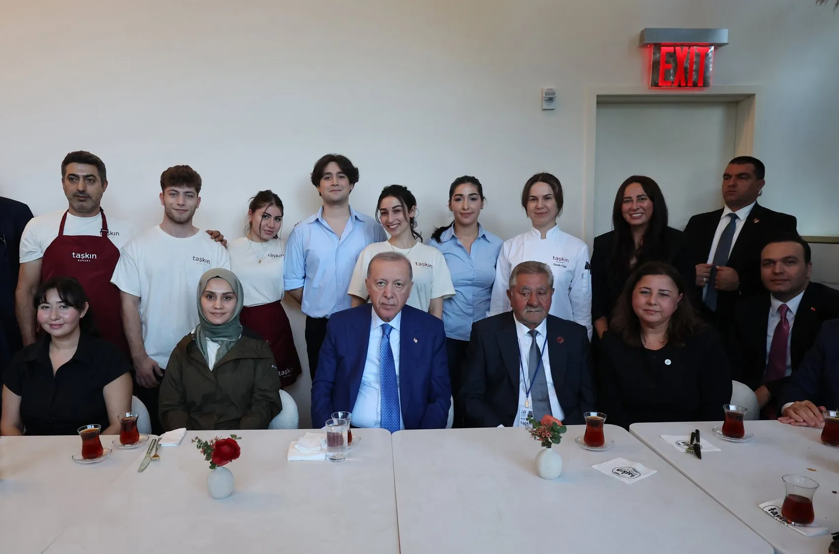 New York sokaklarında sürpriz mola: Erdoğan vatandaşlarla çay içti