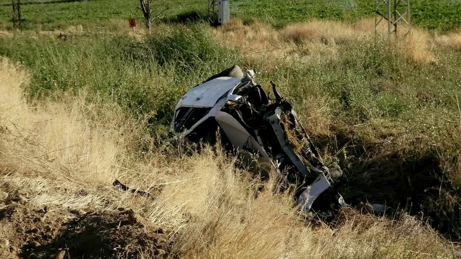 Yeşilhisar yolunda korkunç kaza: Araç hurdaya döndü, üç kişi yaralandı