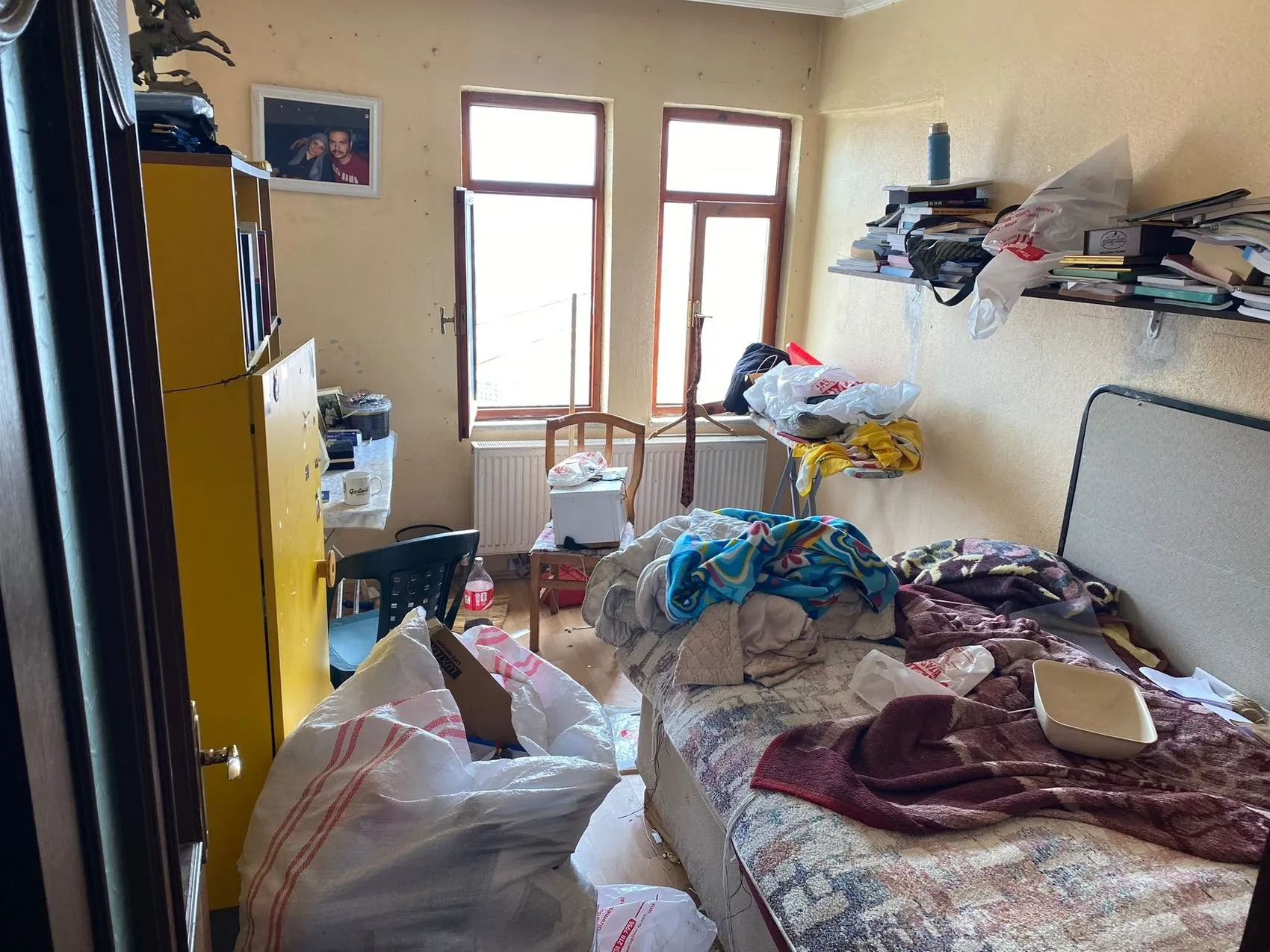 Amasya'da bir evden çıkanlar şoke etti: Tonlarca çöp biriktirmiş