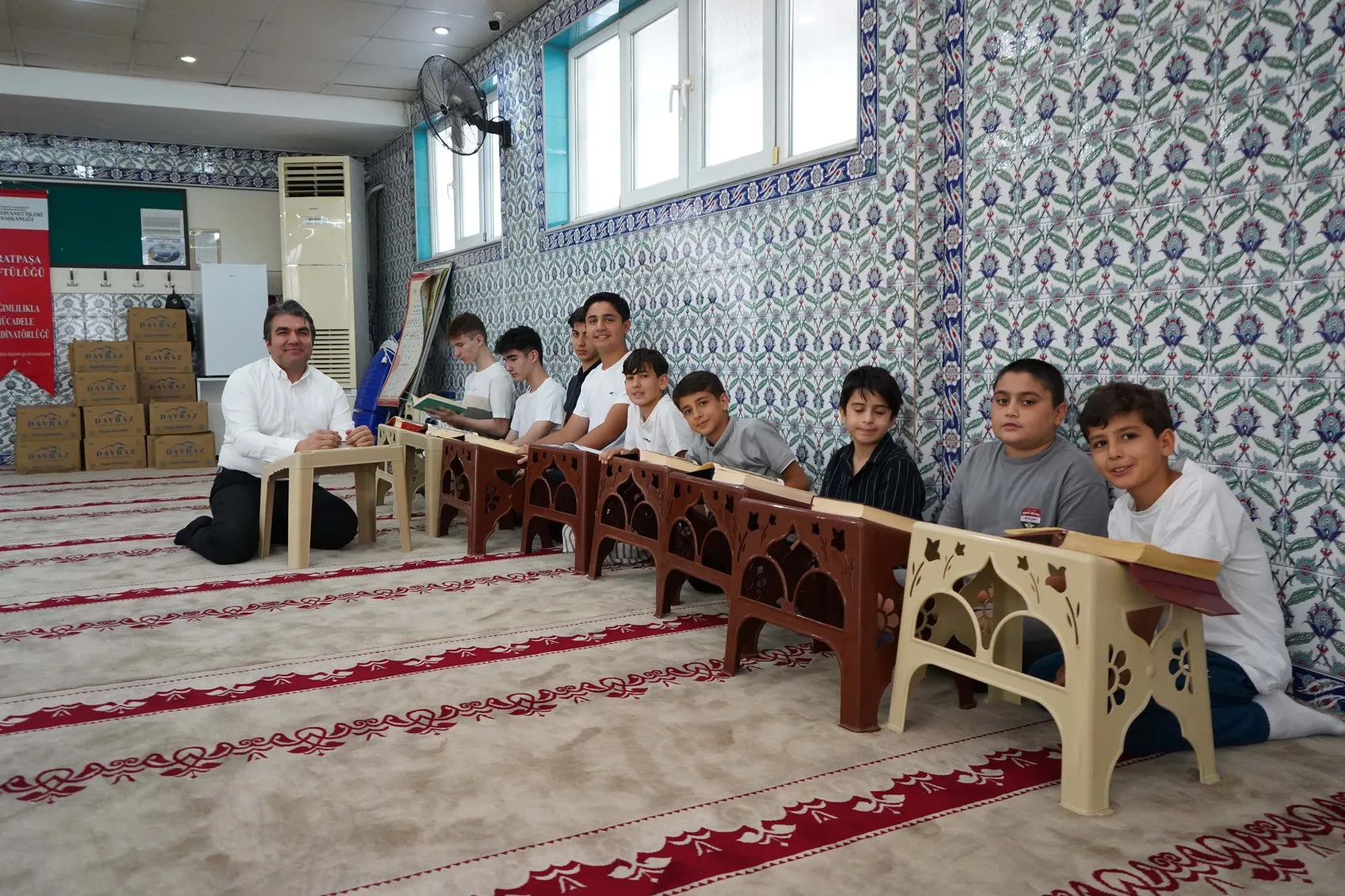 Cami kapısında başlayan tesadüf: Bir gencin arayışı binlerce gence umut oldu