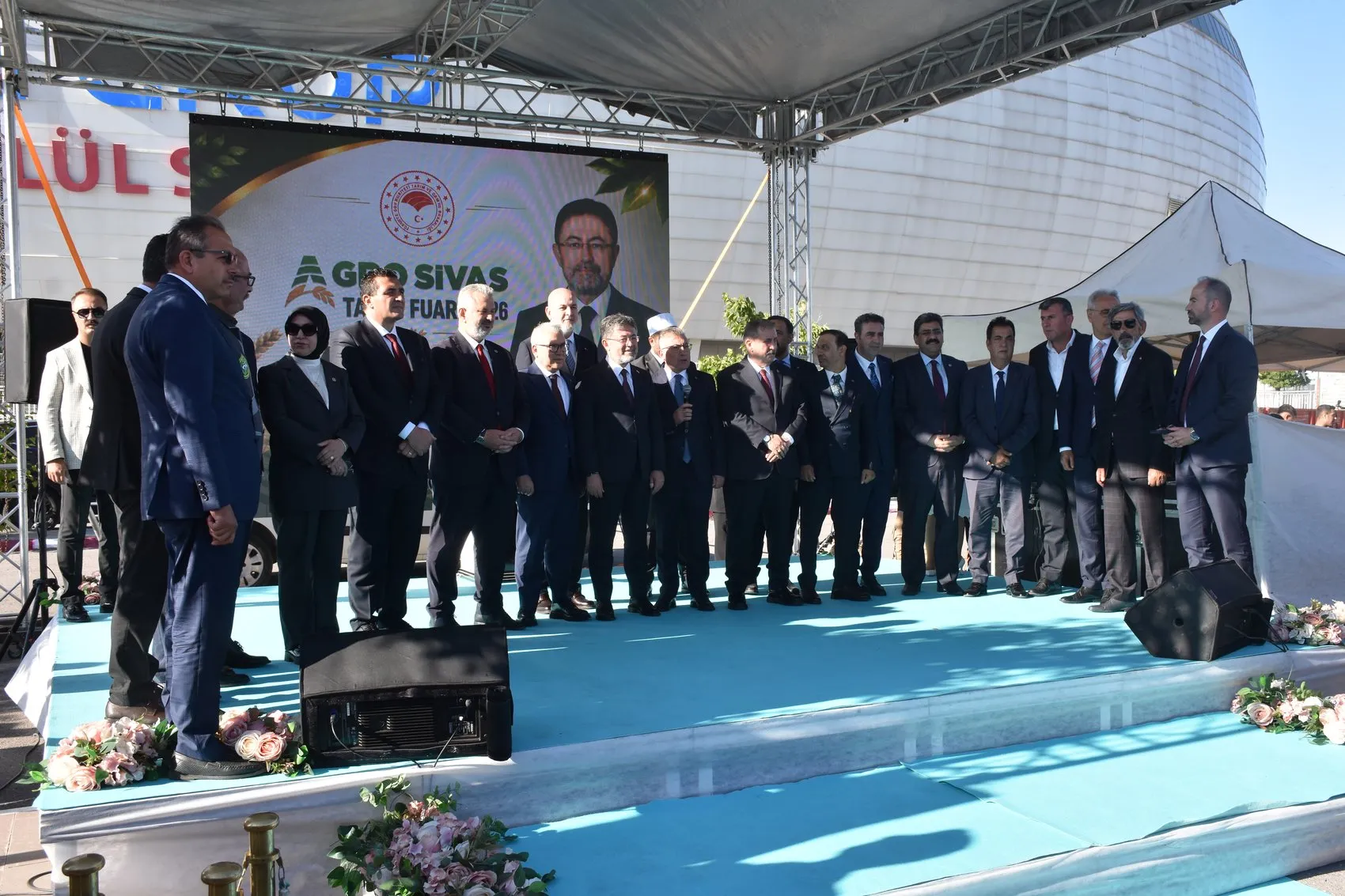 Sivas'ta Tarımın Geleceği Şekilleniyor: Bakan Yumaklı'dan Kritik Gıda Güvenliği Uyarısı