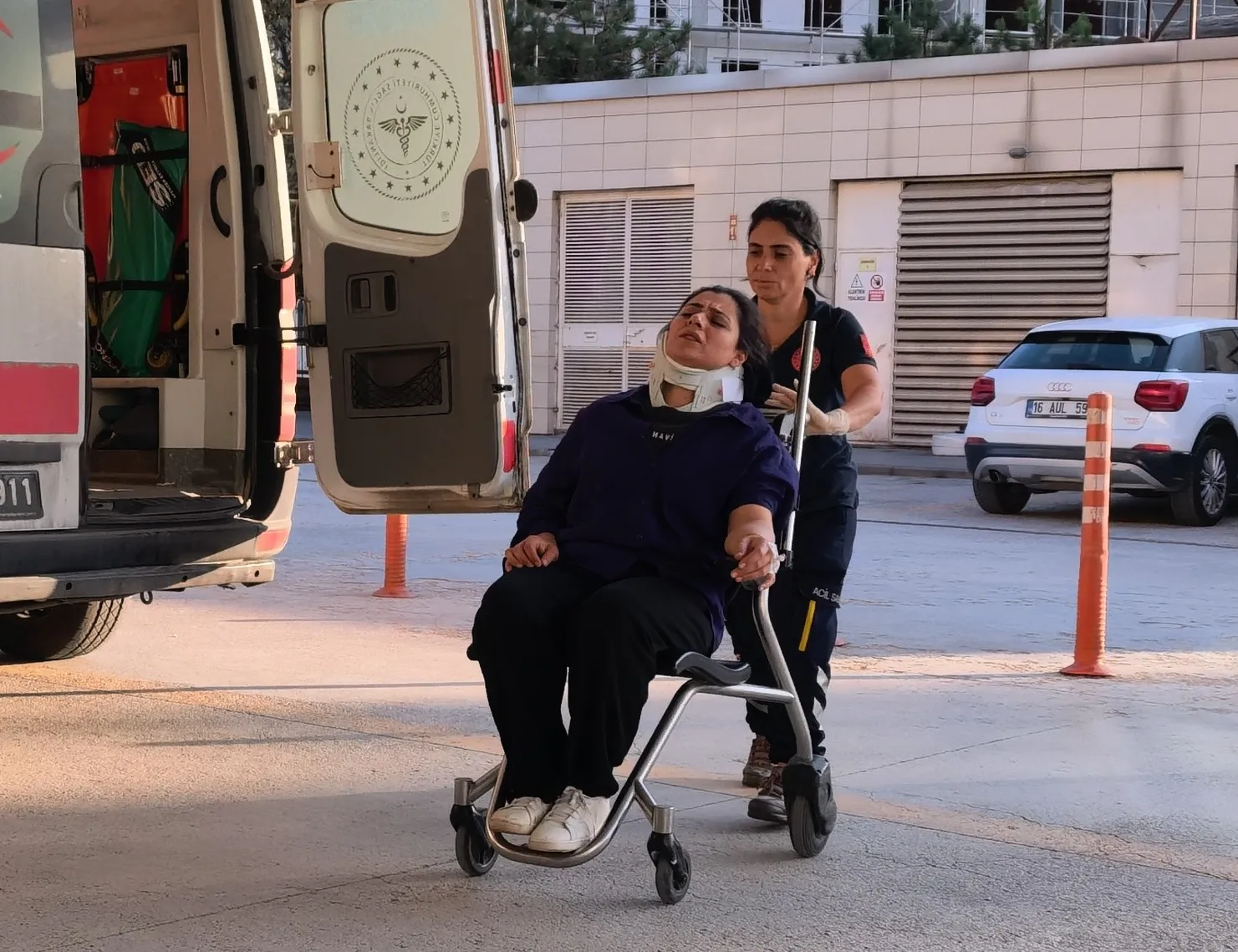 Cenaze dönüşü acı kaza: Dere yatağına uçan araçta can pazarı yaşandı