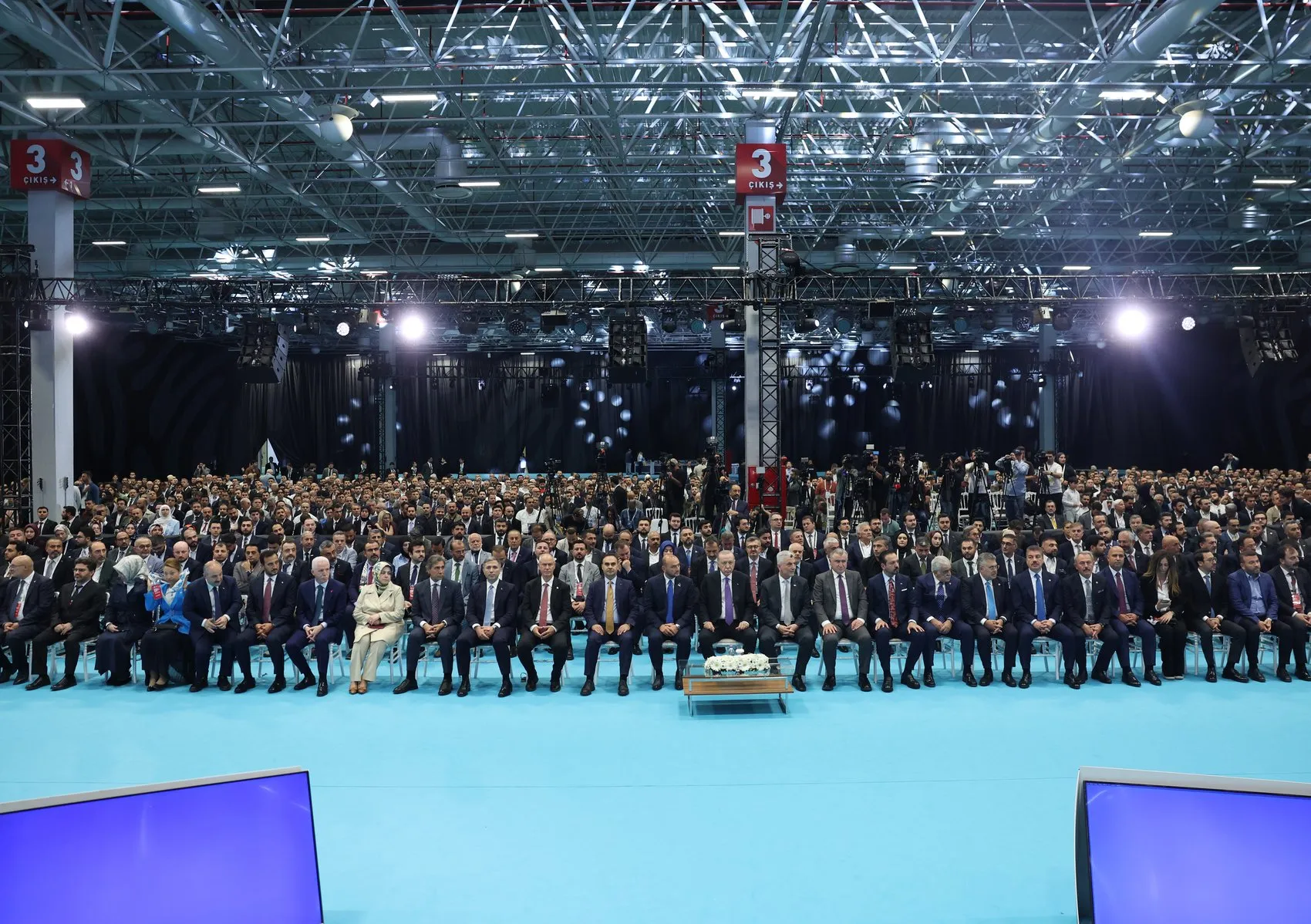 Erdoğan'dan kürsüden dünyaya sert mesaj: Savaş suçlularının yeri BM değil, mahkeme salonlarıdır