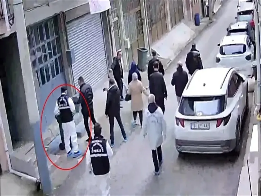 Emekli polisin evinde kan donduran vahşet: Eşini öldürüp parçalara ayırdı