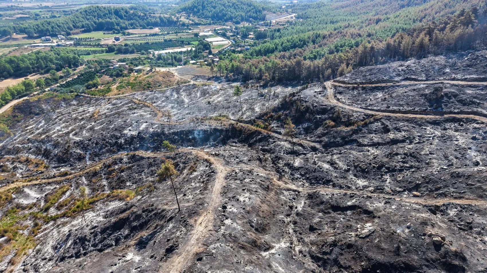 Antalya'da üç ilçeyi birbirine katan kabus bitti: 67,5 saatlik mücadele zaferle sonuçlandı