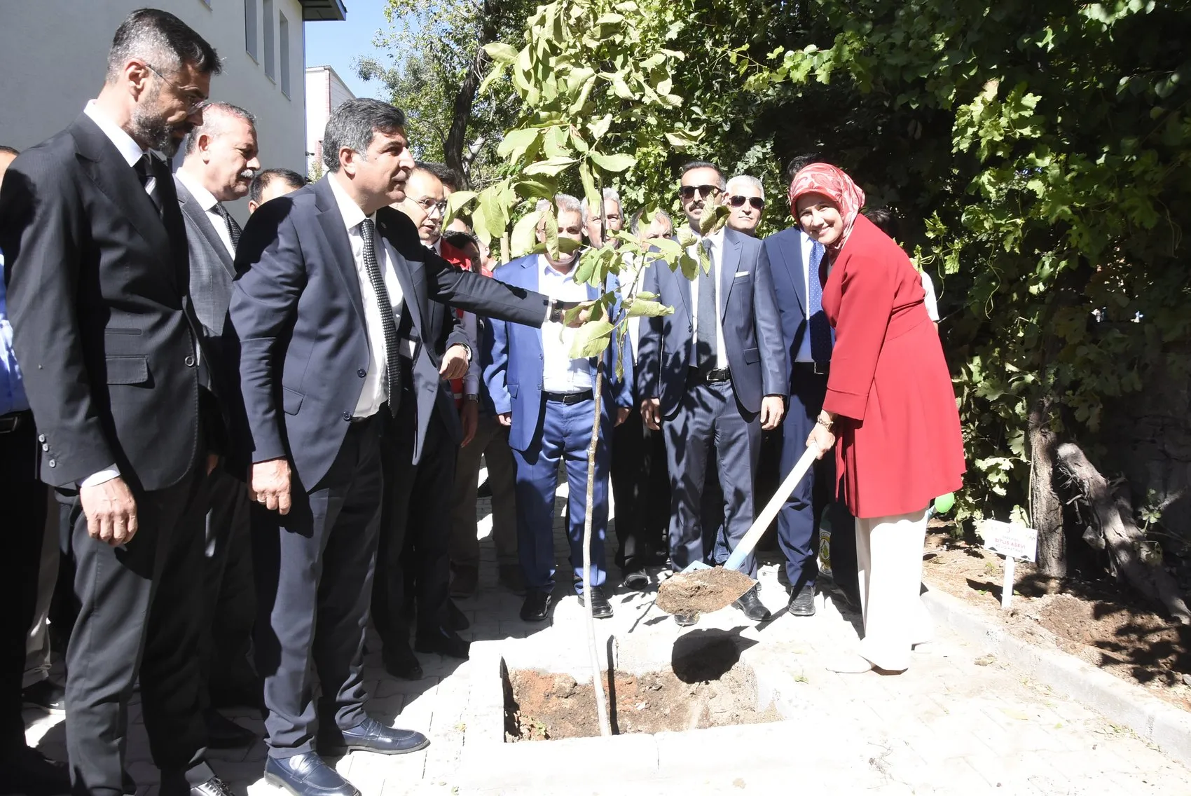 Bitlis’te Kızılay’ın iyilik sofrası kuruldu: 81 ilde süren dayanışma seferberliği