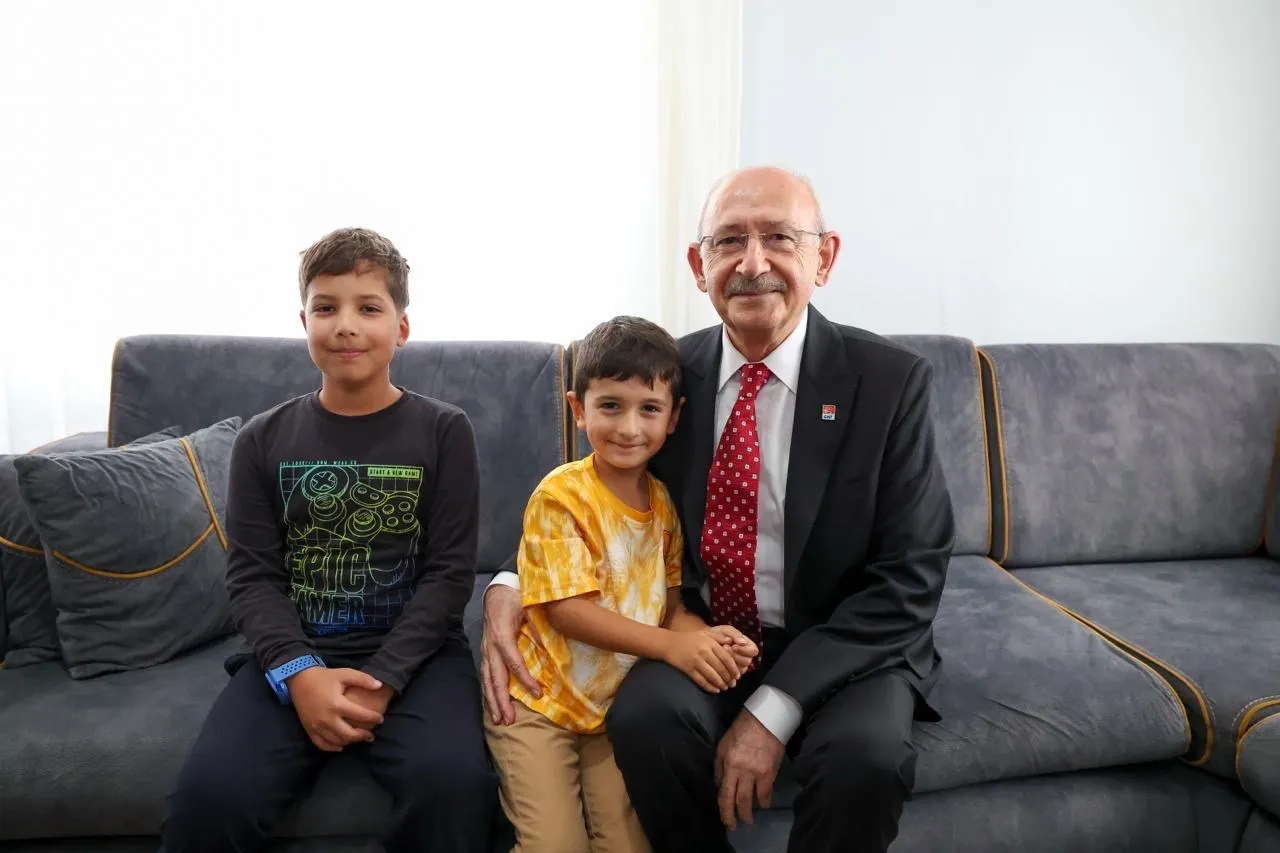 Yol üstü sürpriz ziyaret: Kılıçdaroğlu'nun Bolu durağında samimi anlar