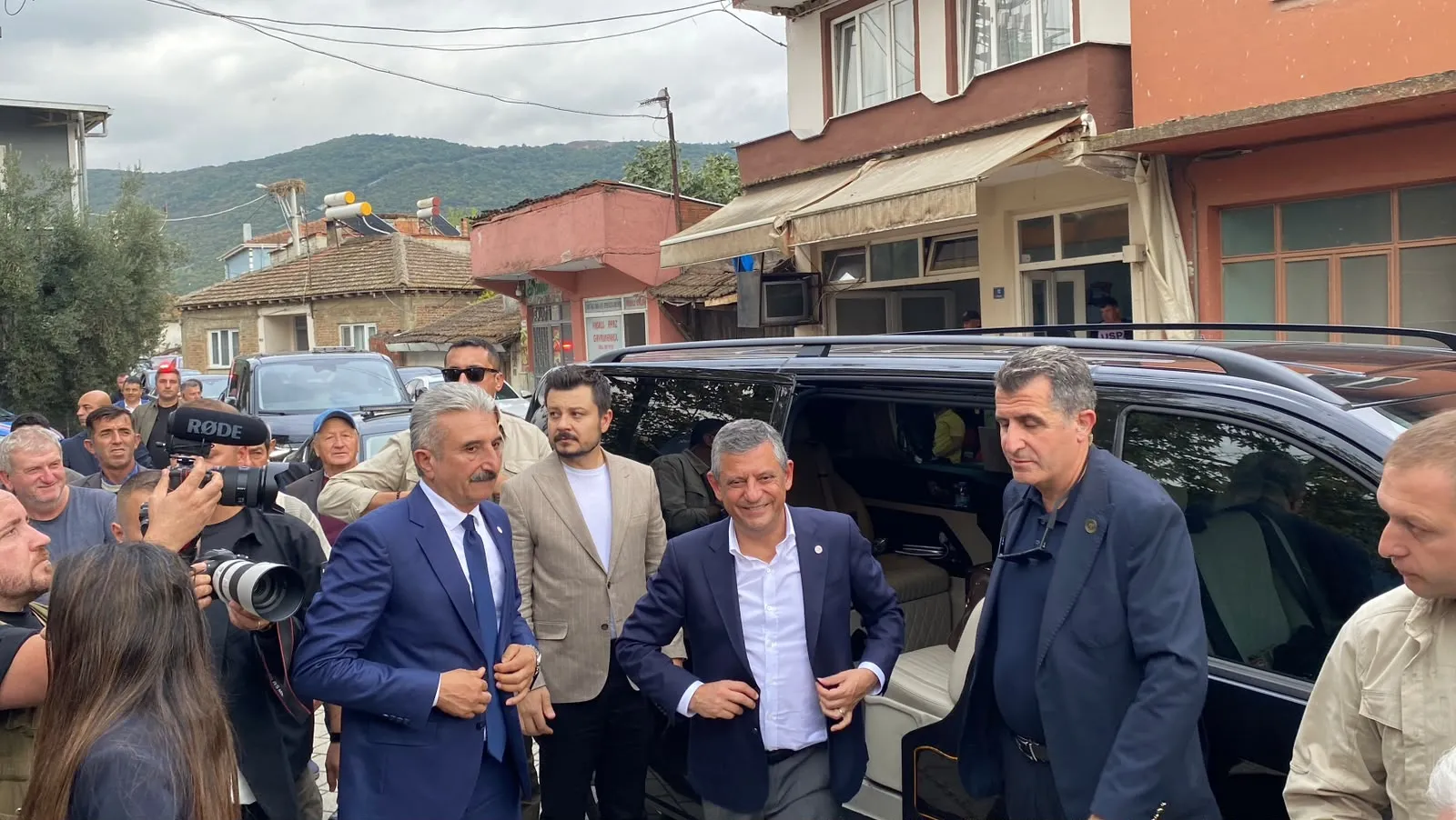 Prens Charles incir yemeyecek mi? Özgür Özel'den üreticiyi ayağa kaldıracak kooperatif çağrısı