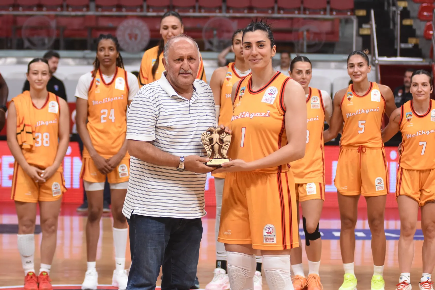 Erciyes Cup'ta final heyecanı: BOTAŞ ev sahibini devirdi