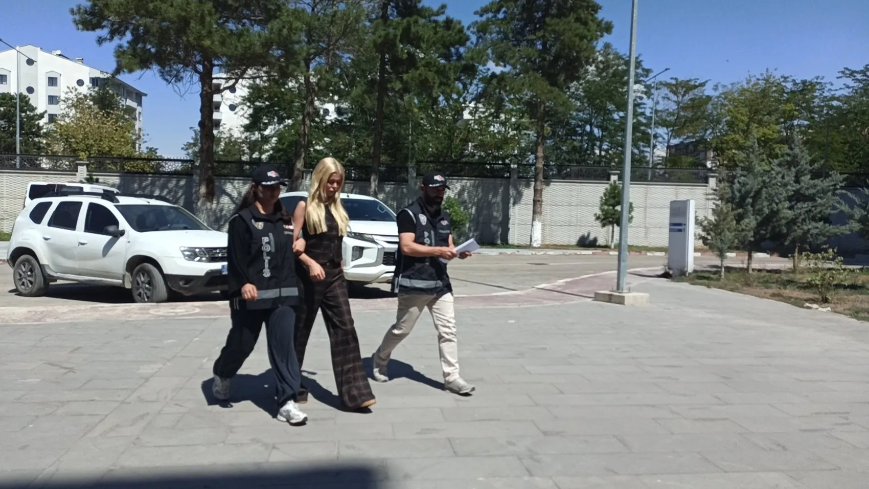 Düğün görüntüleri soruşturmaya dönüştü: Çağla Öz Tançalan Van'a getirildi