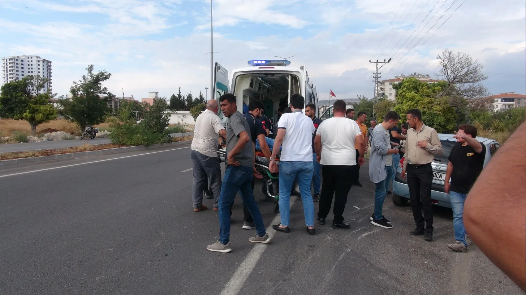 Kilis'te akşam saatlerinde korkutan kaza: İki sürücü hastanelik oldu