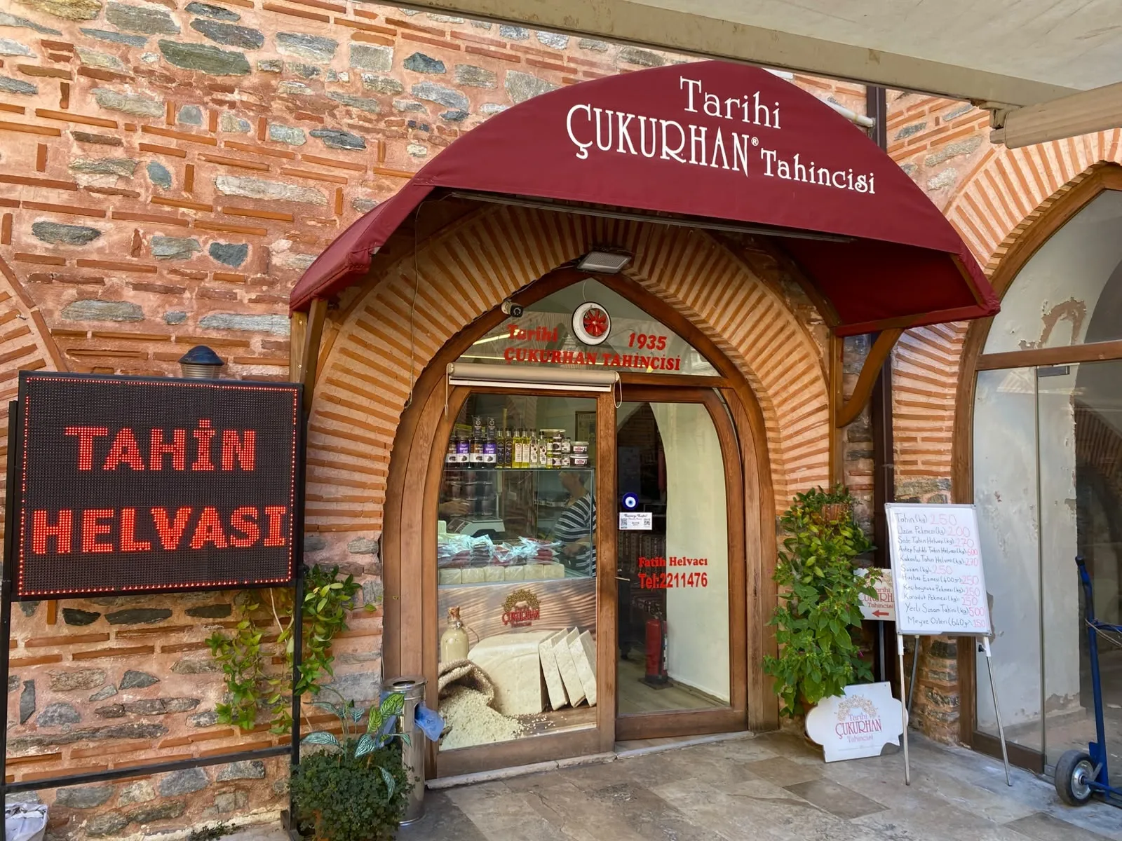 Bursa'nın Tarihi Çukur Han'ında 91 Yıllık Lezzet Mirası: Taş Değirmenin Sırrı