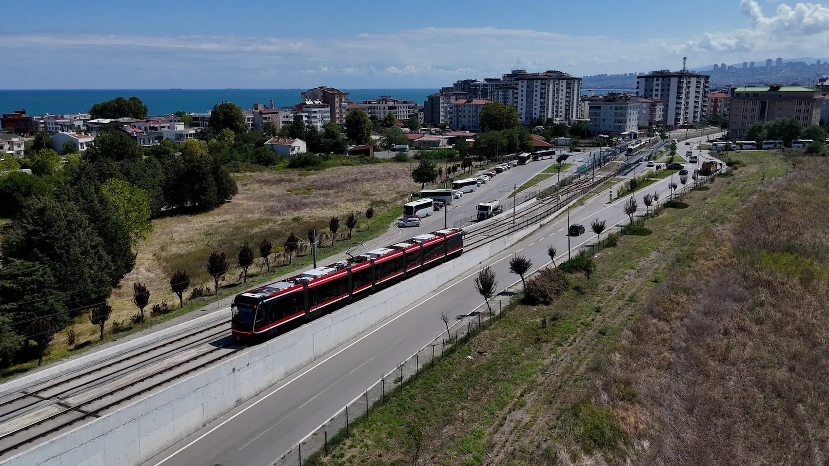 Samsun raylı sisteminde yerli devrim: Kırmızı-beyaz tramvaylar şehre güç katıyor