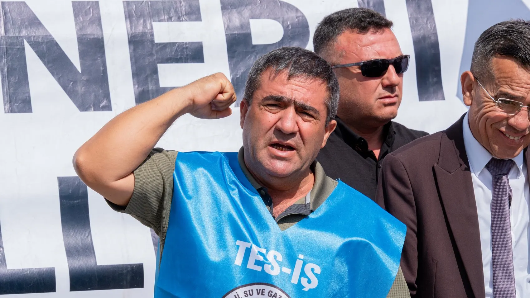 Milaslı işçiler ve muhtarlar Ankara'da: Geleceğimiz için Danıştay'ın kapısındayız