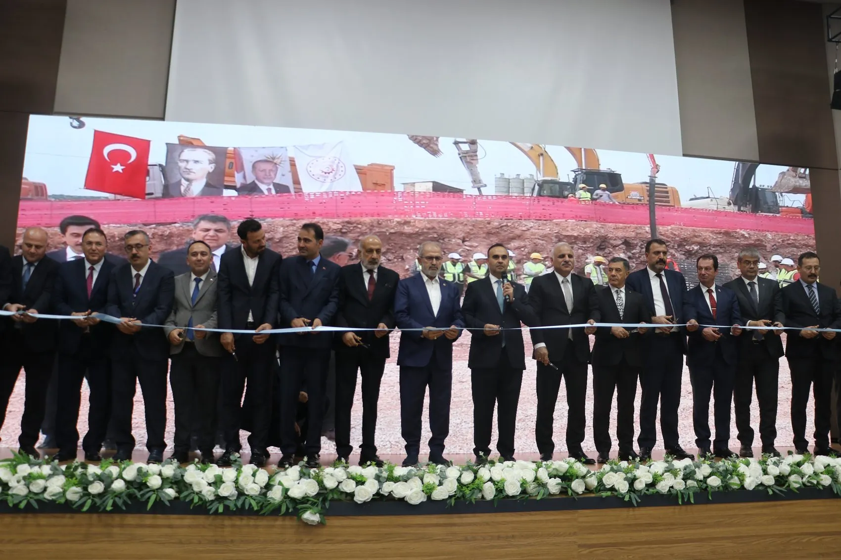 Diyarbakır'da sanayi ve teknoloji hamlesi: 20 dev proje için düğmeye basıldı