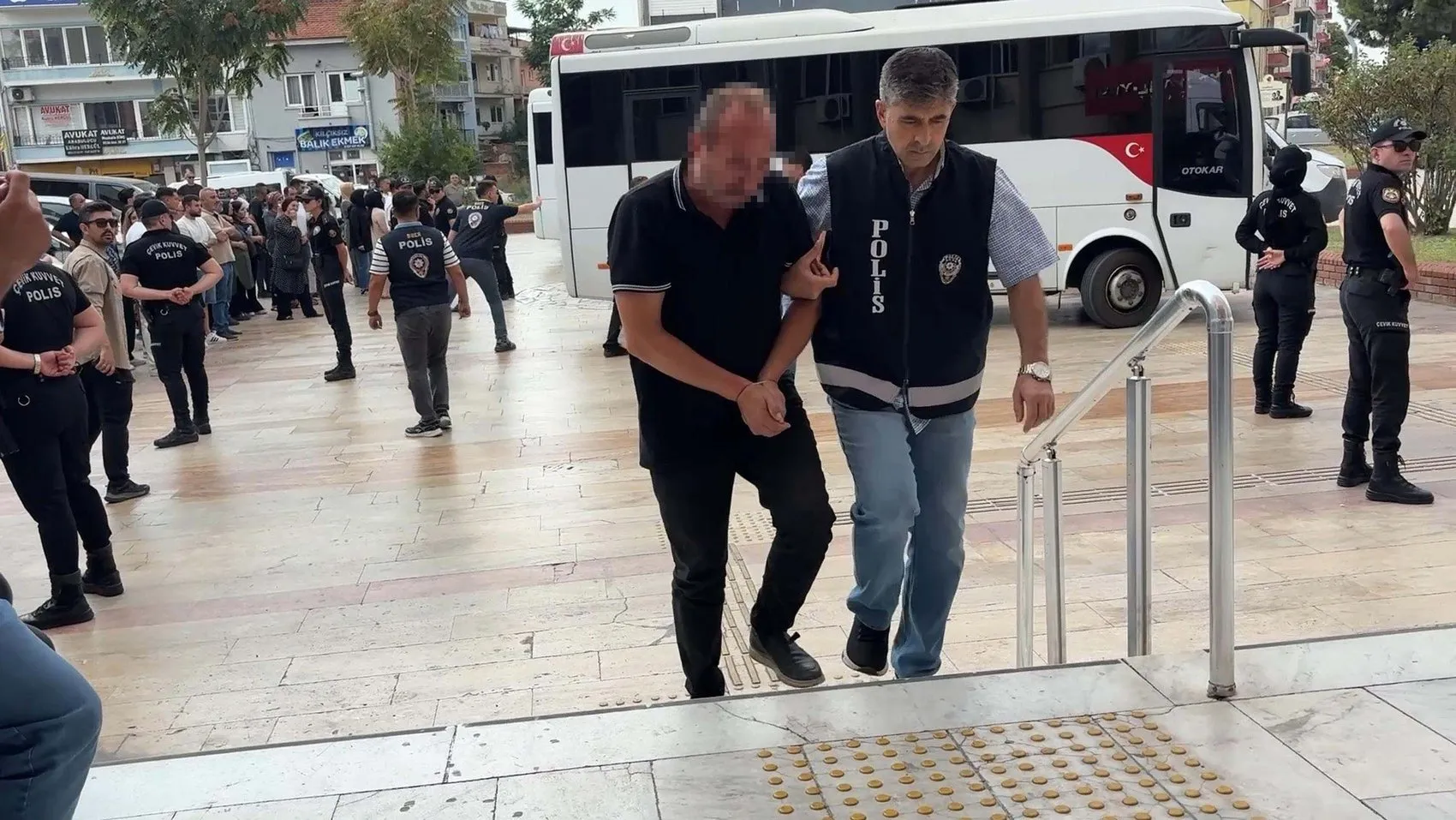 11 milyarlık vurgun ağı çökertildi: Yasa dışı bahis çetesine 7 ilde büyük darbe