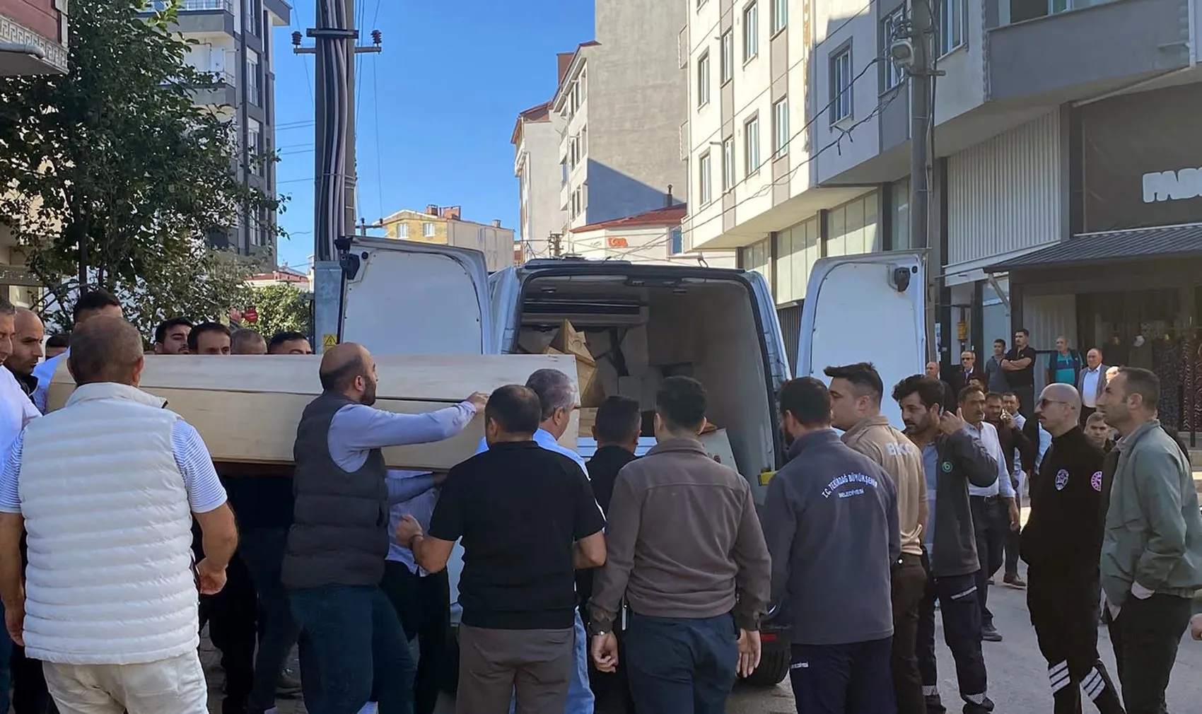 Kapaklı'da dehşet gecesi: Eşini bıçakladıktan sonra saatlerce başında bekledi