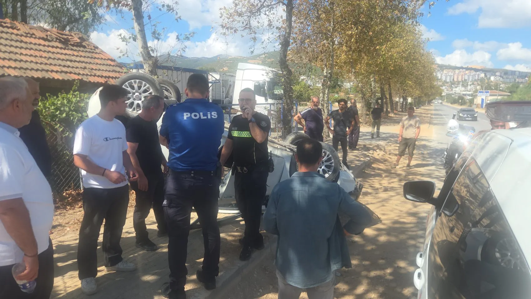 Orhangazi'de korku dolu anlar: Kontrolden çıkan otomobil takla attı