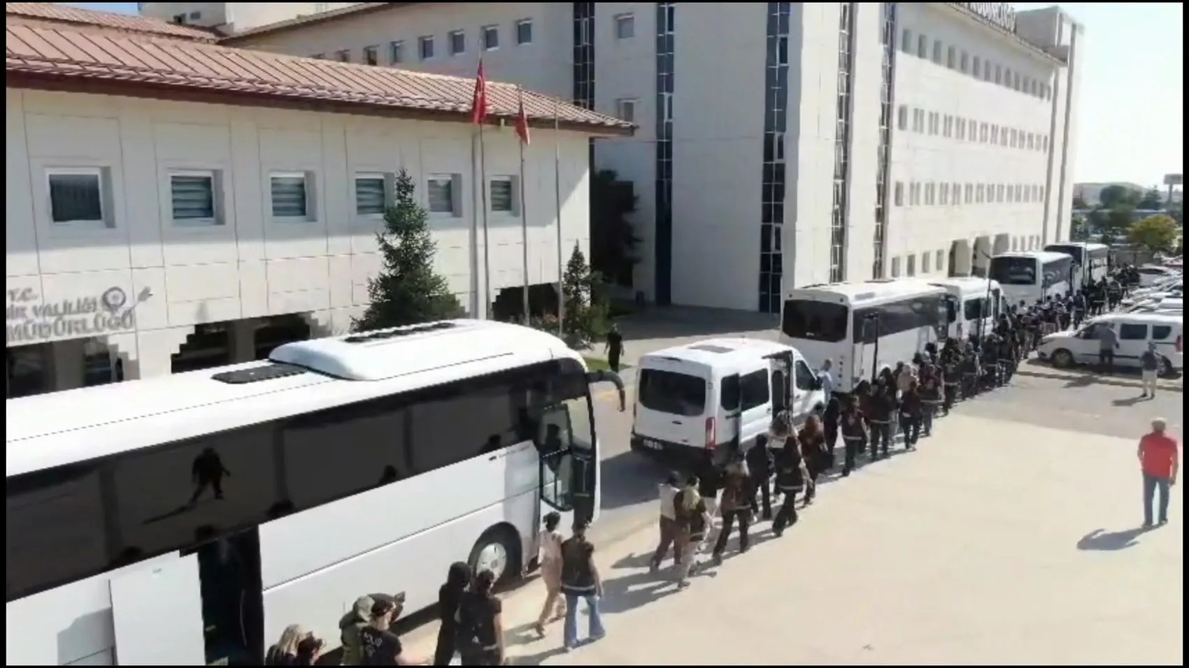 Vurgun şebekesine 18 ilde eş zamanlı darbe: 246 milyon liralık vurgun yapan 153 kişi cezaevine gönderildi