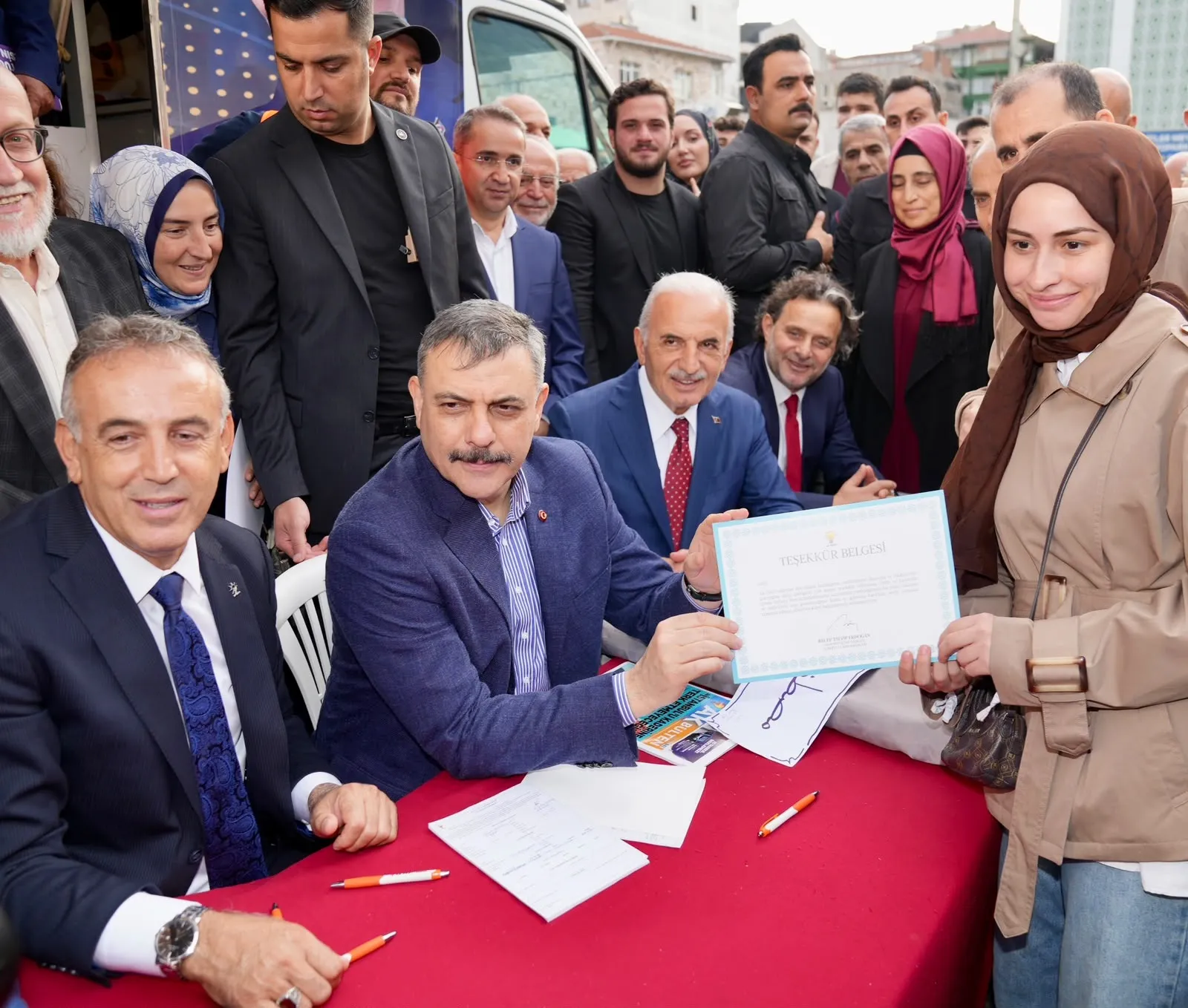 Ümraniye sokaklarında Türkiye Yüzyılı mesaisi: Bakan Çiftçi’den saha çıkarması