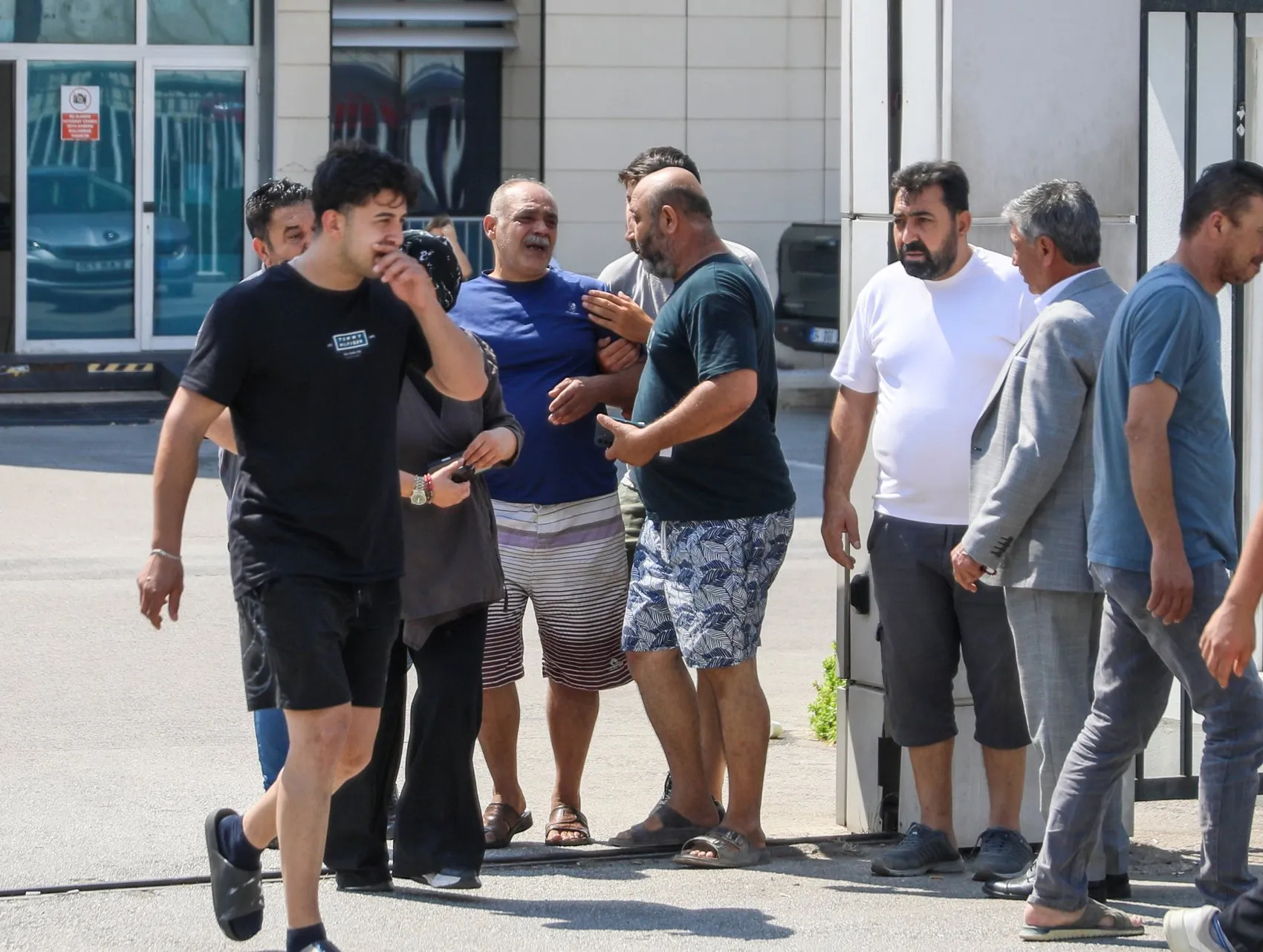 Finike'deki acı kaza sonrası yürek burkan veda: Genç sağlıkçı son yolculuğuna uğurlanıyor