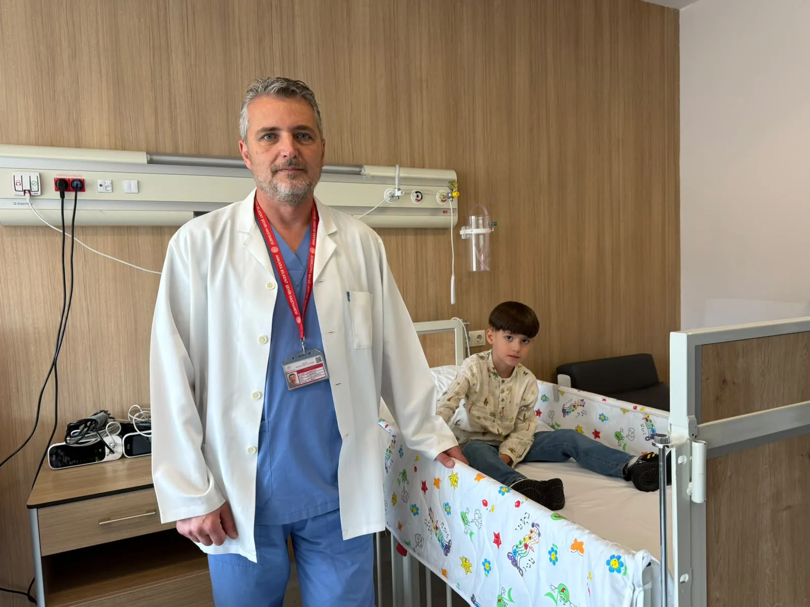Tıp dünyasını şaşırtan vaka: Organları ayna görüntüsünde olan minik Ömer'e mucizevi dokunuş