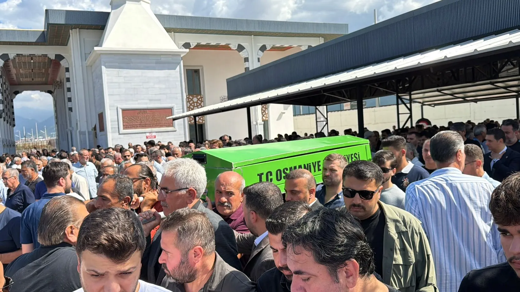 Osmaniye'de eğitim camiasını sarsan cinayet: Öğretmen Mehmet Bilgili son yolculuğuna uğurlandı