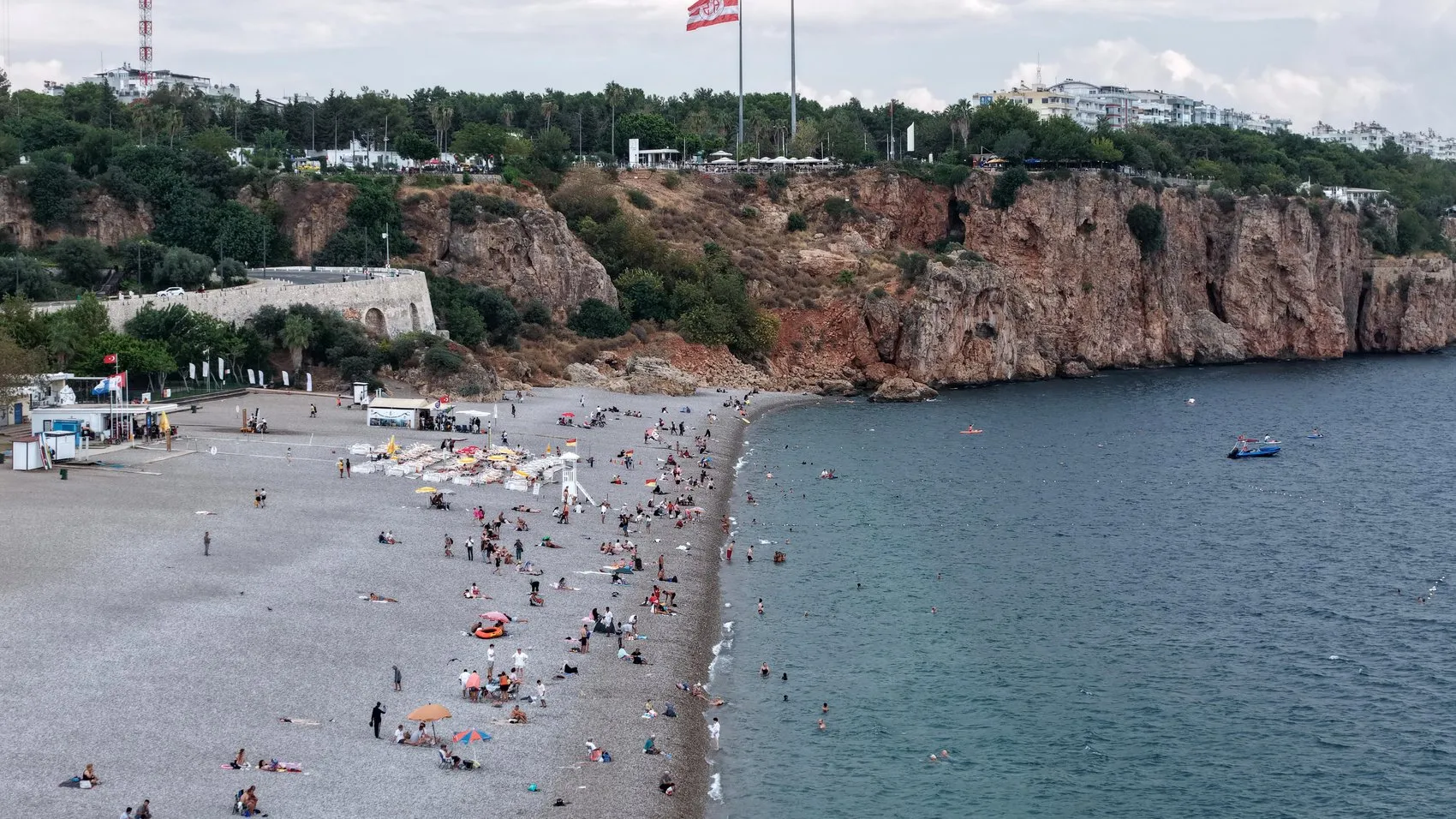 Antalya'da şaşırtan tablo: Deniz suyu havadan daha sıcak